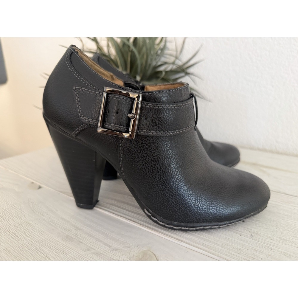 Sofft Ankle Boots Women Sz 7 Pebbled Black Block Heel Buck Accent Career Casual